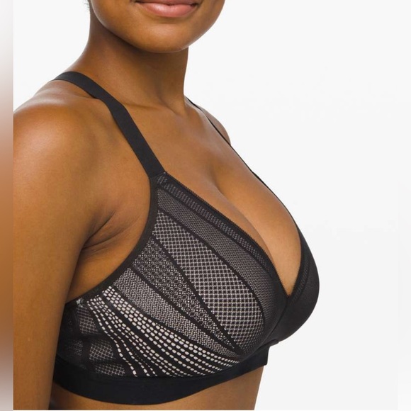 Lululemon Awake to Lace Bra in Black/Barely Beige, Size 34D, Performance, Yoga - Picture 3 of 7